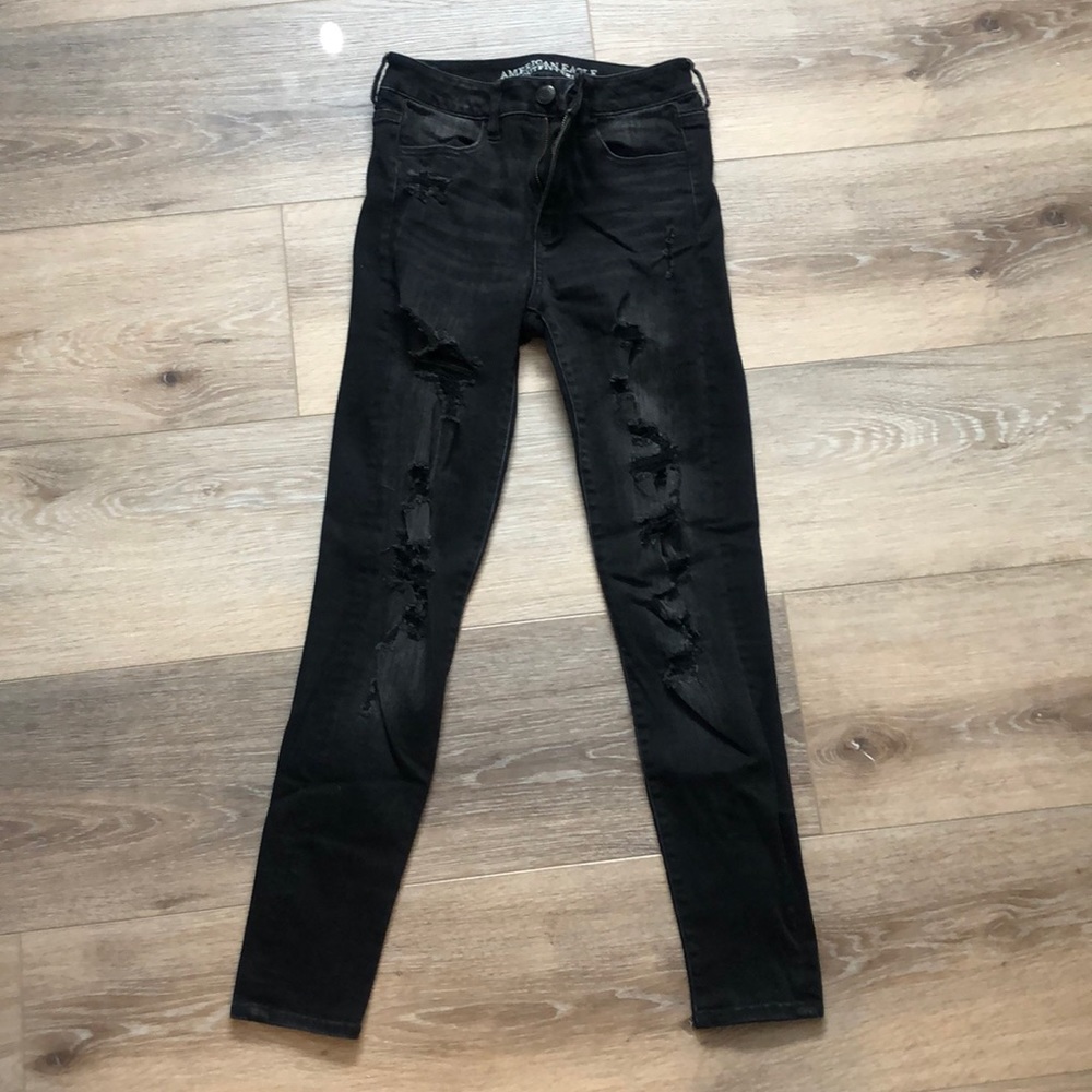 Black ripped American eagle skinny jeans